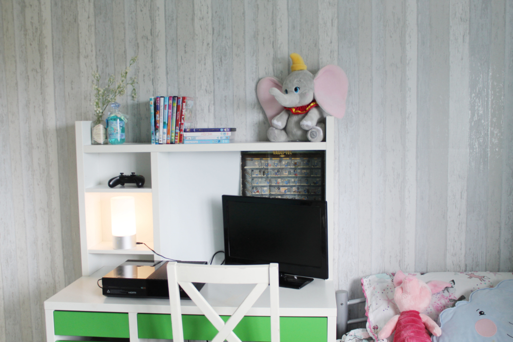Beach Hut Chic with Inspired Wallpaper! *Review