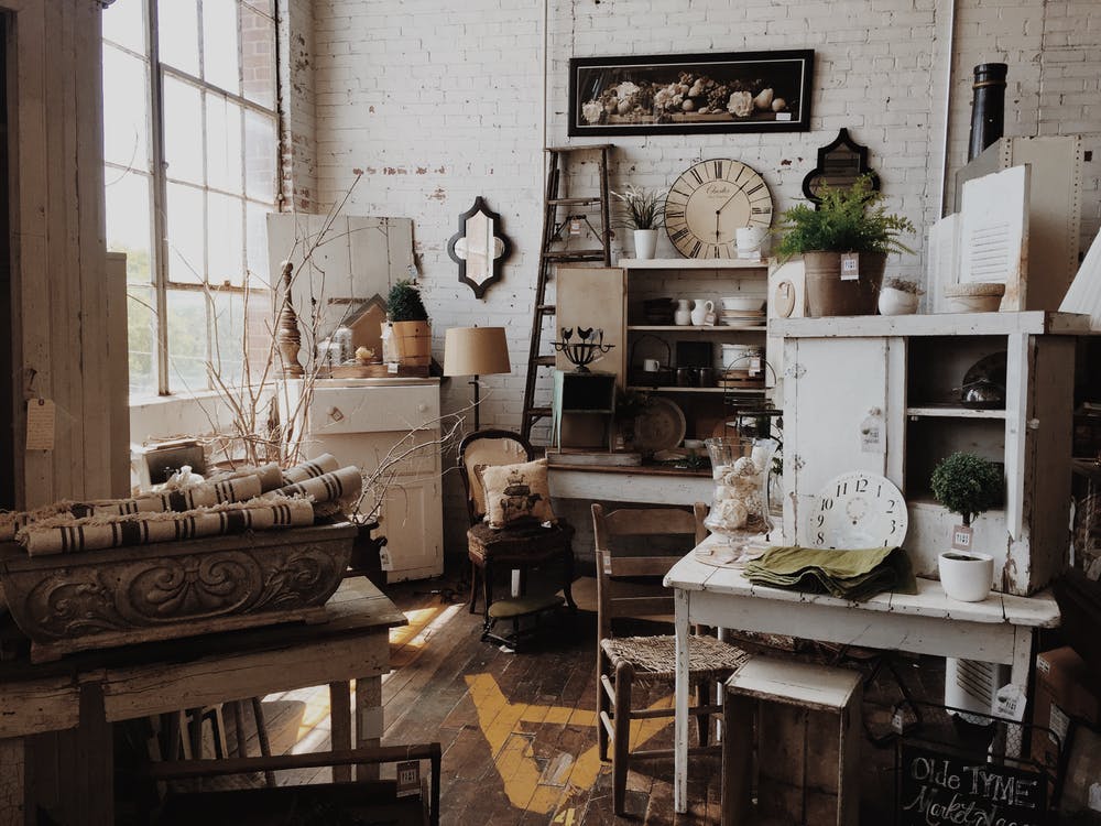 How To Successfully Buy Antique Furniture For Your Home